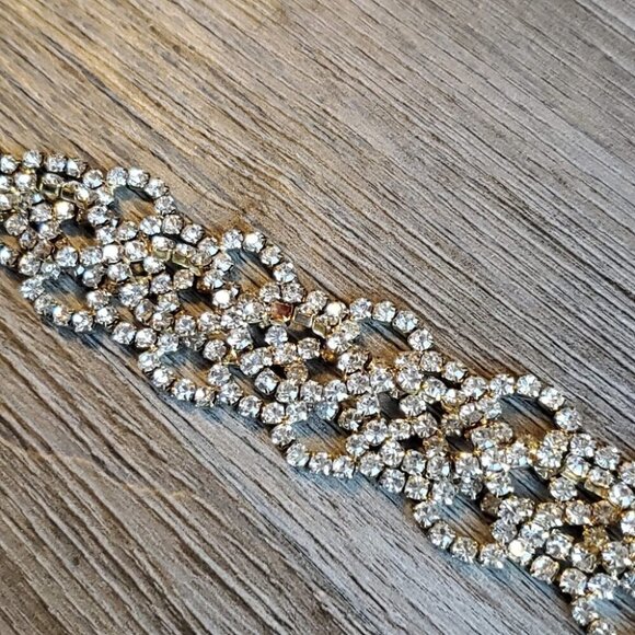 Elegant Bracelet - Picture 4 of 6